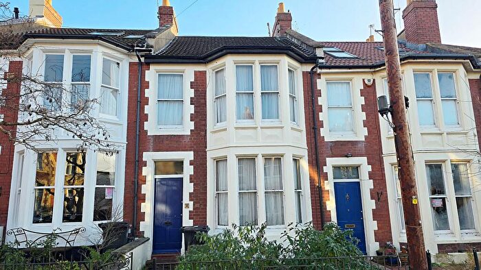3 Bedroom Terraced House For Sale In Vicarage Road, Southville, Bristol, BS3