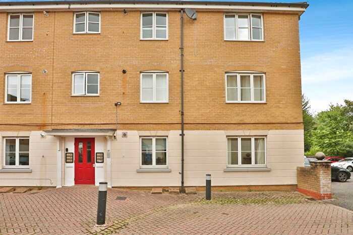 2 Bedroom Flat For Sale In Whitworth Court, Norwich, NR6
