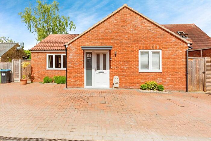 2 Bedroom Detached Bungalow For Sale In East Street, Olney, MK46