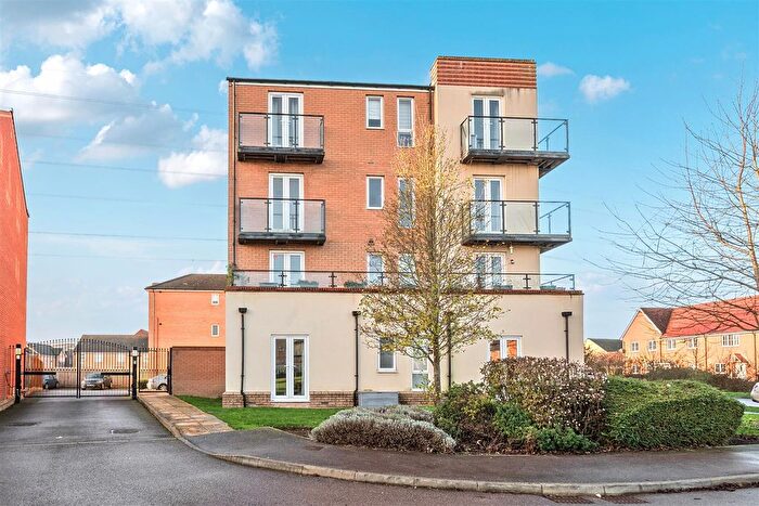 2 Bedroom Flat To Rent In Nicholas Charles Crescent, Aylesbury, HP18