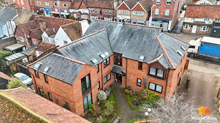 2 Bedroom Flat For Sale In High Street, Kings Langley, WD4