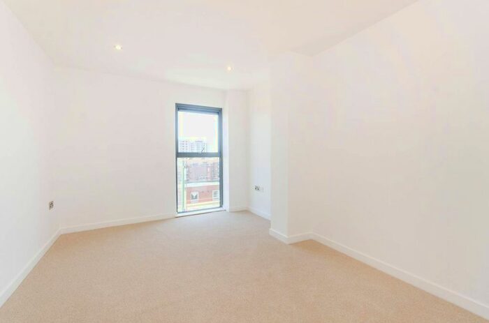 2 Bedroom Flat To Rent In Milner Road, South Wimbledon, London, SW19