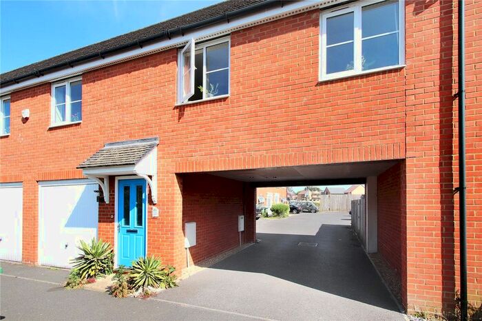 2 Bedroom Flat To Rent In Olliver Acre, Wick, Littlehampton, West Sussex, BN17