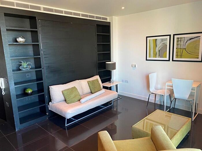 Flat To Rent In West Tower, Pan Peninsula, London, E14