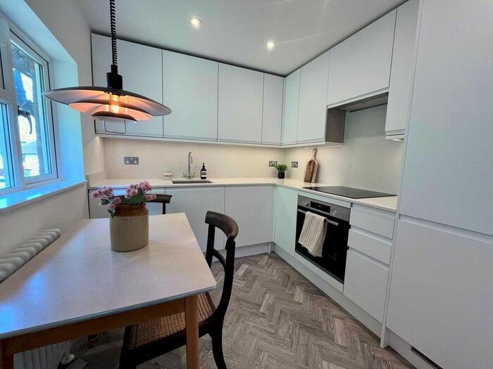 1 Bedroom Flat To Rent In A Havelock Road, Kings Langley, Hertfordshire, WD4