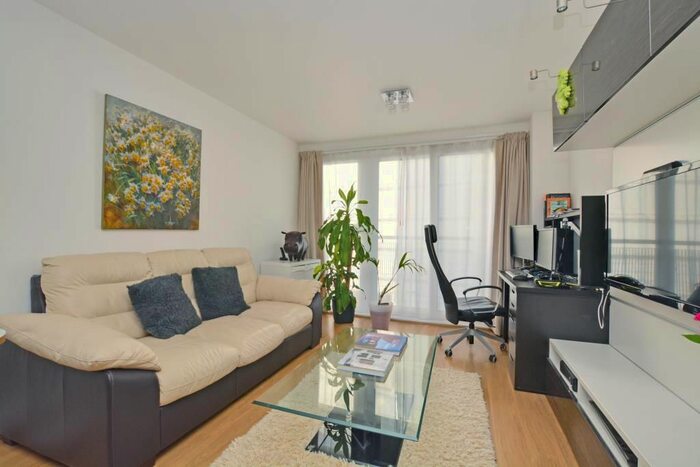 2 Bedroom Flat To Rent In Norman Road, London, SE10