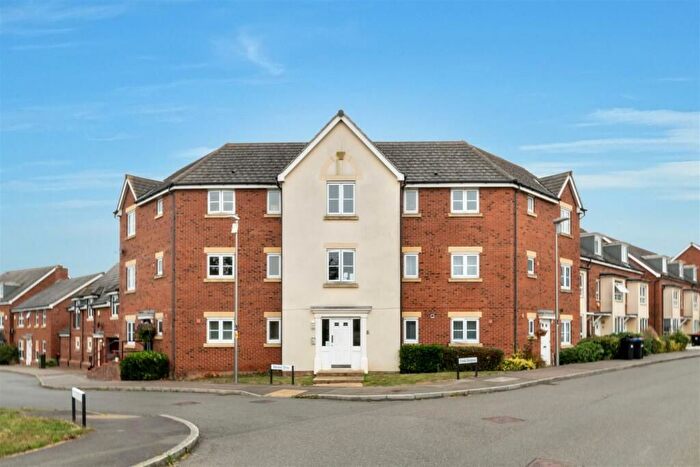 2 Bedroom Flat For Sale In Randall Drive, Milton Keynes, MK4