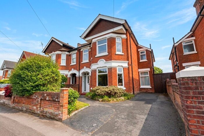 4 Bedroom Semi-Detached House For Sale In Upper Shirley, Southampton, SO15