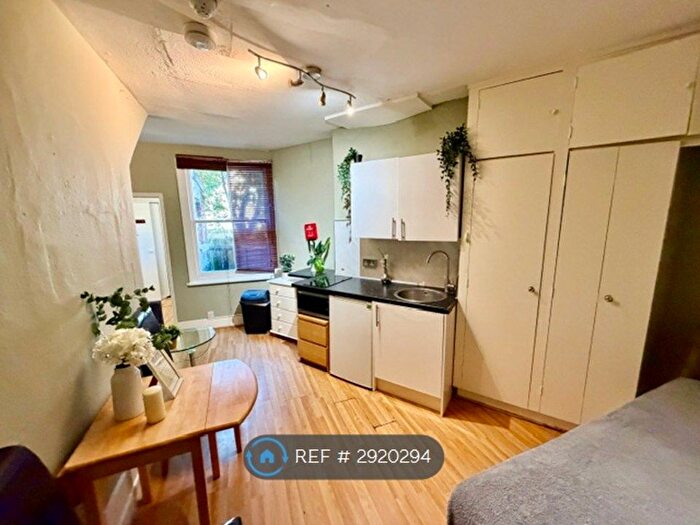 Studio To Rent In Ravenscroft Road, London, W4