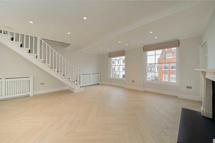 3 Bedroom Flat To Rent In Kings Road, Chelsea, SW3