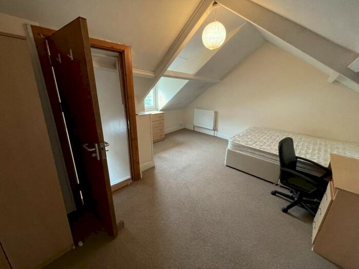 5 Bedroom Property To Rent In Calvert Terrace, Mount Pleasant, Swansea, SA1