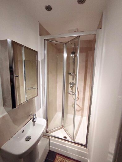 5 Bedroom Terraced House For Sale In Wheler Street, Manchester, M11