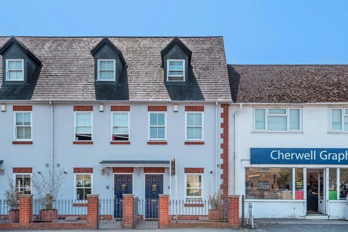 3 Bedroom End Of Terrace House To Rent In Kidlington, Oxfordshire, OX5