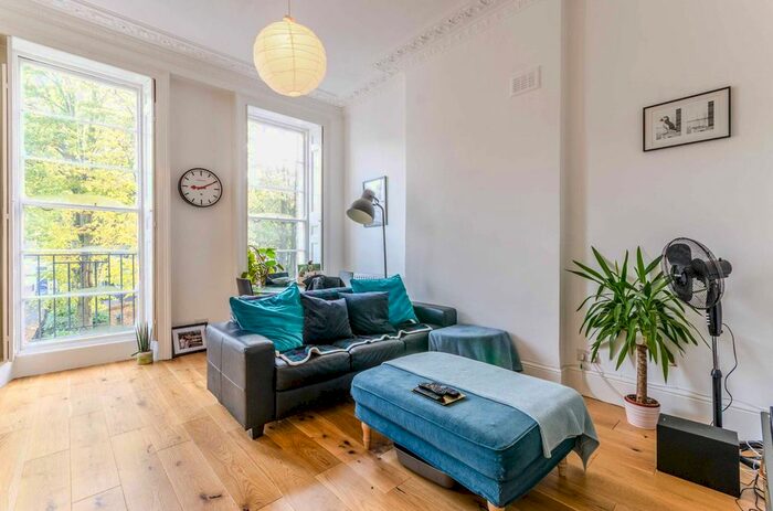 2 Bedroom Flat For Sale In Milner Square, Islington, London, N1