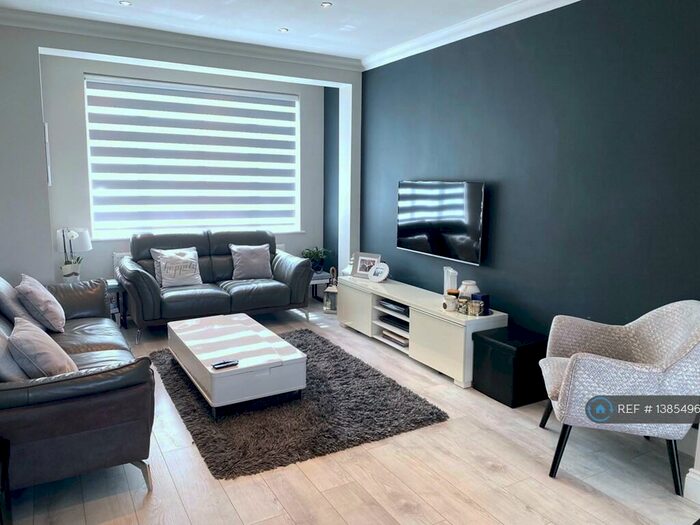 3 Bedroom Semi-Detached House To Rent In New Road, London, E4