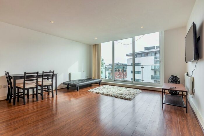 2 Bedroom Flat To Rent In Fathom Court, 2 Basin Approach, Gallions Reach, London E16