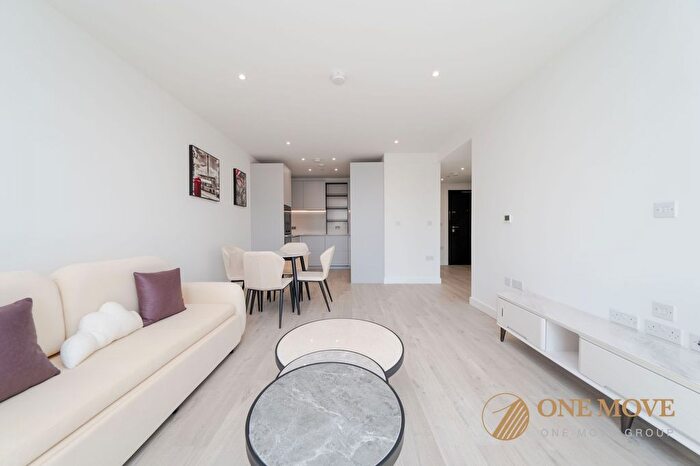 1 Bedroom Flat To Rent In Scarlet Court, Woodberry Down, N4