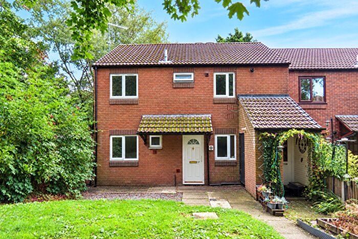 2 Bedroom Flat For Sale In Tag Croft, Ingol, Preston, Lancashire, PR2