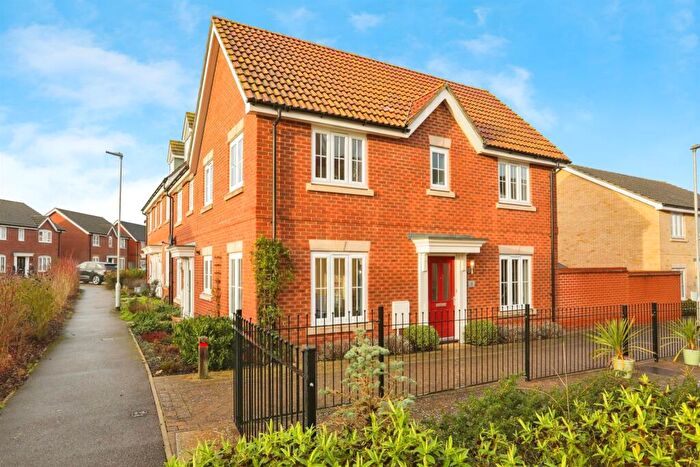 3 Bedroom Semi Detached House For Sale In Casey Jones Close, Bury St. Edmunds, IP32