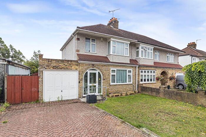3 Bedroom Semi-Detached House For Sale In Parkhurst Road, Bexley, DA5