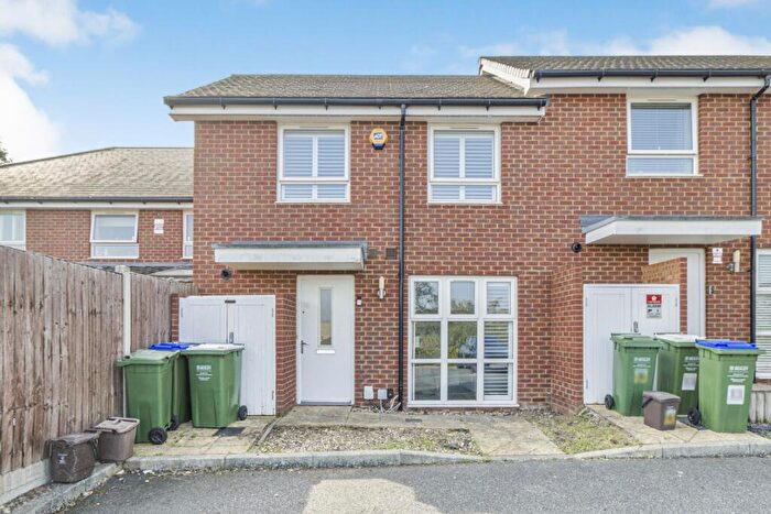 2 Bedroom End Of Terrace House To Rent In Morris Drive Belvedere, DA17