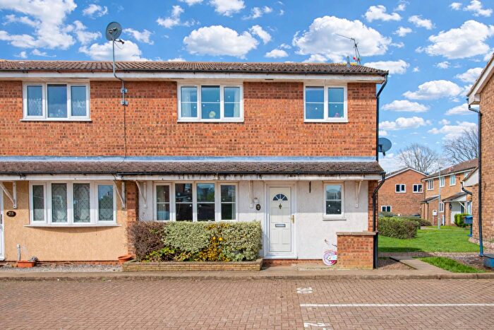 2 Bedroom House For Sale In Avondale Mews, Kettering, NN16