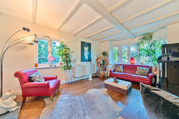 5 Bedroom Detached House For Sale In Ambleside Road, Lightwater, Surrey, GU18