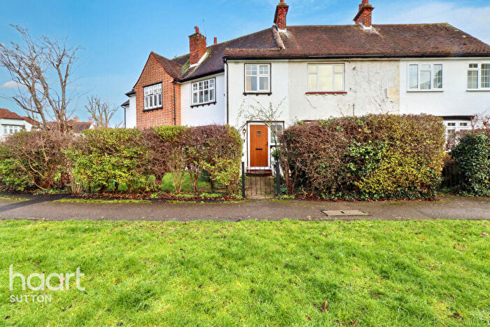 3 Bedroom Terraced House For Sale In Hawthorne Close, Sutton, SM1