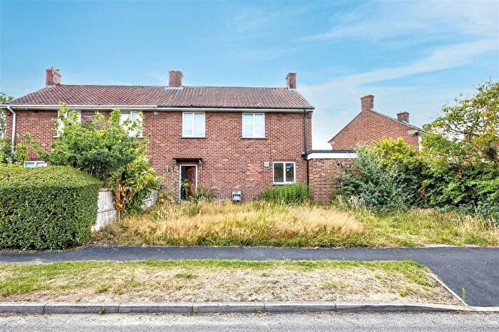 3 Bedroom Semi-Detached House For Sale In The Crescent, Horncastle, LN9