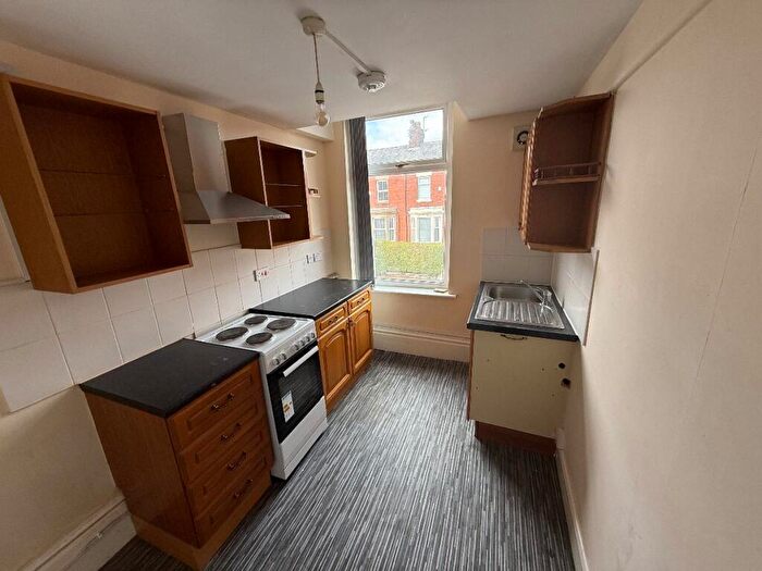 1 Bedroom Flat To Rent In Tulketh Road - Flat, Ashton-on-Ribble, Preston, PR2