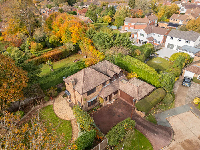 4 Bedroom Detached House For Sale In Llanbury Close, Chalfont St. Peter, Gerrards Cross, Buckinghamshire, SL9