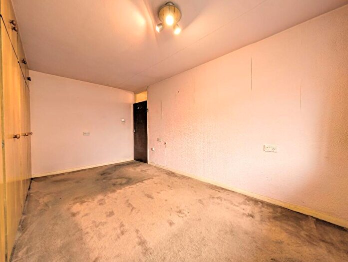 3 Bedroom Bungalow For Sale In Lichfield Close, Farnworth, Bolton, BL4