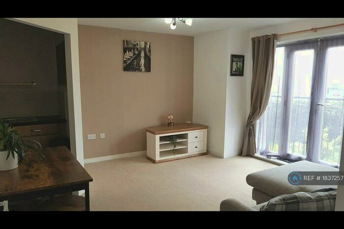 2 Bedroom Flat To Rent In Waggon Road, Leeds, LS10