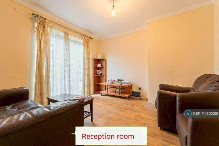 4 Bedroom Terraced House To Rent In Fladbury Cresent, Birmingham, B29