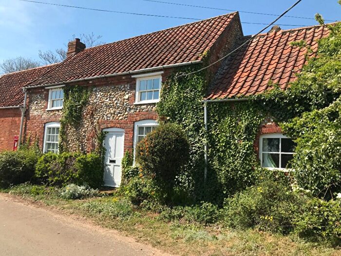 3 Bedroom Cottage For Sale In School Road, PE31