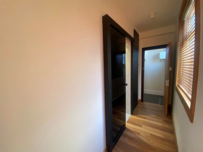 Flat To Rent In Domino Court, Bournemouth, BH1