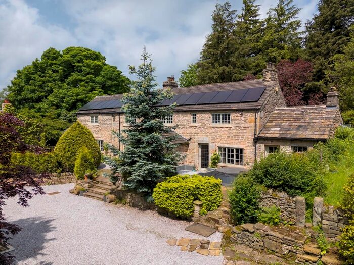 5 Bedroom Detached House For Sale In Gatehouse Lane, Hathersage, Hope Valley, S32