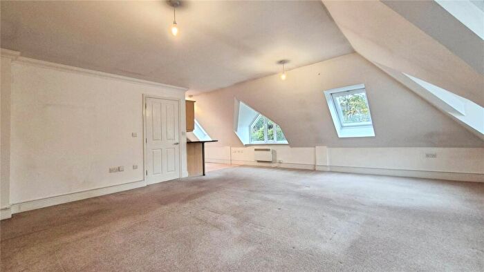 2 Bedroom Apartment For Sale In Penwortham Road, South Croydon, CR2