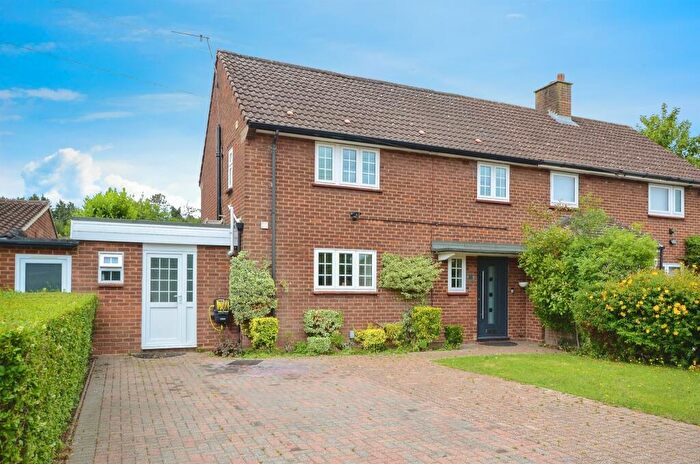 5 Bedroom Semi-Detached House For Sale In Manor Road, London Colney, St. Albans, AL2