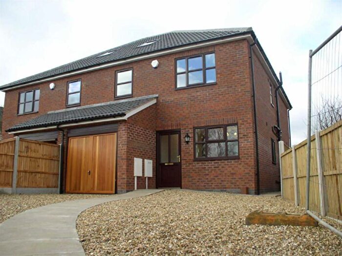 5 Bedroom Semi-Detached House To Rent In Cowpasture LaneSutton In AshfieldNottinghamshire, NG17