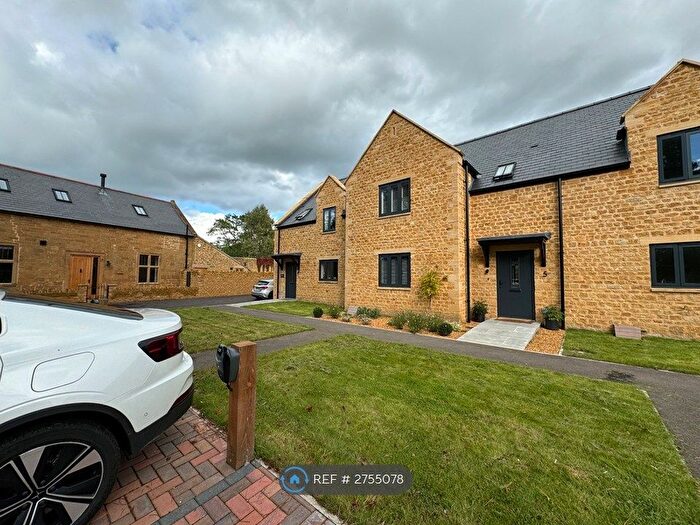 3 Bedroom Terraced House To Rent In Manor Road, Martock, TA12