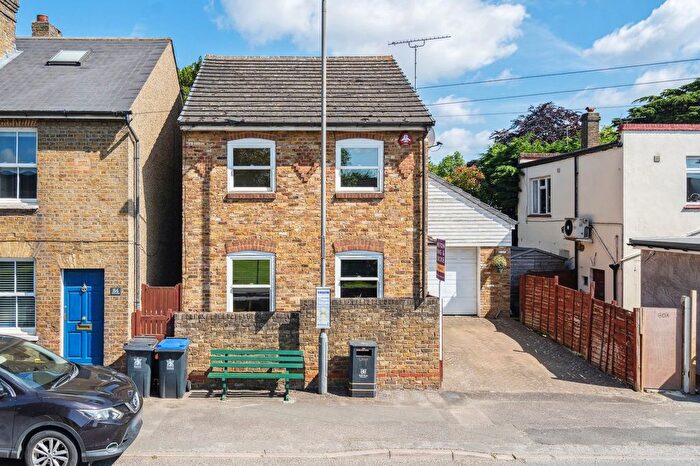 3 Bedroom Detached House For Sale In High Street, Iver, SL0