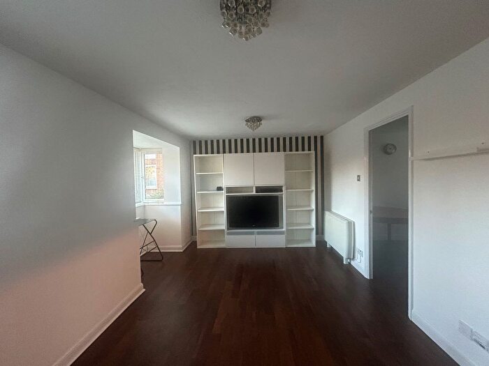 2 Bedroom Property To Rent In Oxford Road, Cowley, Oxford, OX4