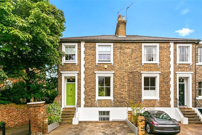 4 Bedroom End Of Terrace House To Rent In The Vineyard, Richmond, TW10