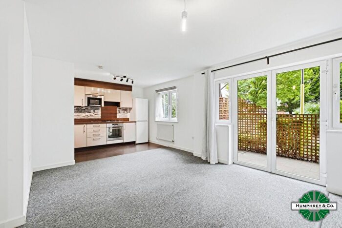 2 Bedroom Flat To Rent In Cannock Court, Hawker Place, Walthamstow, E17