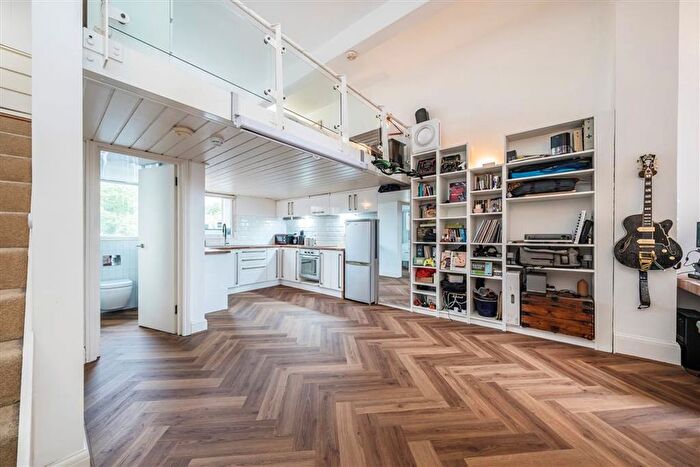 1 Bedroom Flat For Sale In Old Kent Road, Walworth, SE1