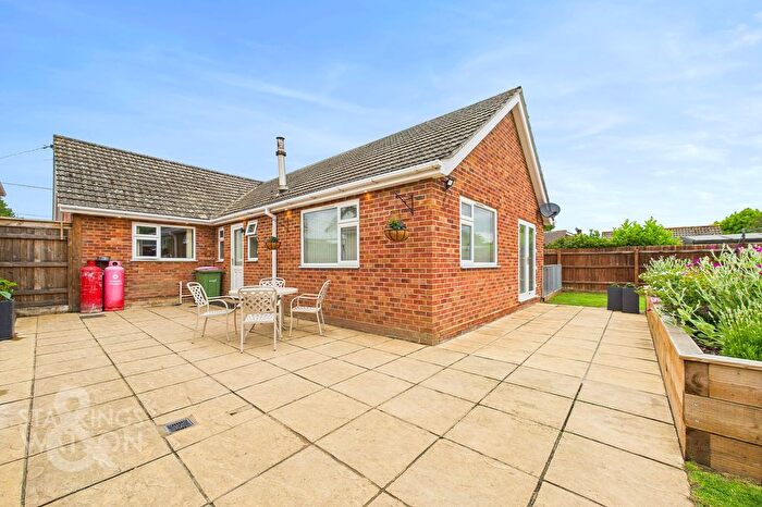 4 Bedroom Detached Bungalow For Sale In Common Road, Bressingham, Diss, IP22
