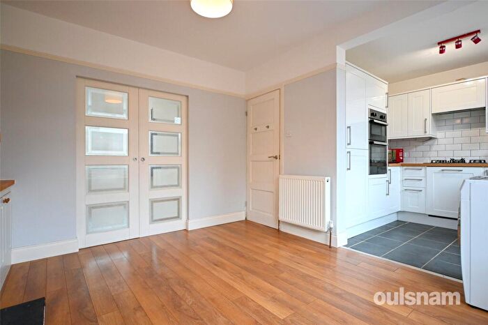 3 Bedroom Semi-Detached House For Sale In Wentworth Park Avenue, Harborne, West Midlands, B17