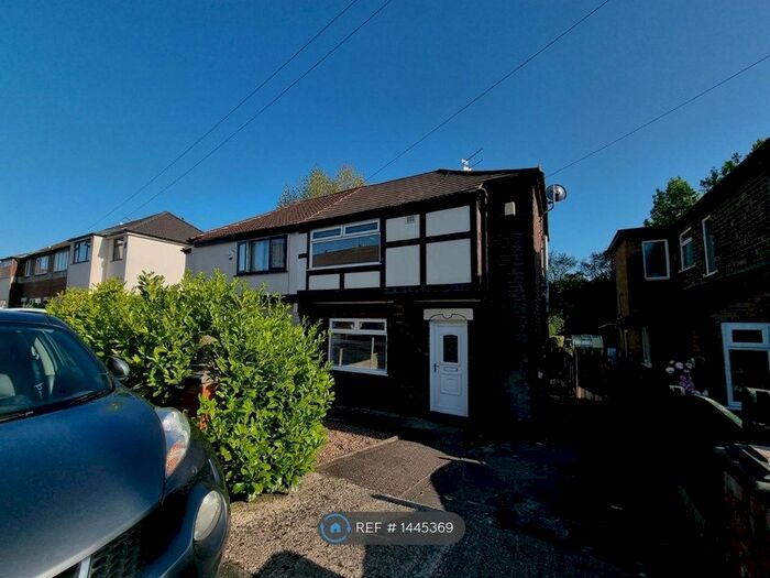 2 Bedroom Flat To Rent In Hawkstone Avenue, Droylsden, Manchester, M43