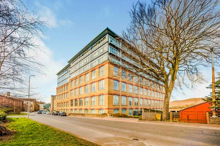 3 Bedroom Apartment To Rent In Dewsbury Road, Elland, HX5